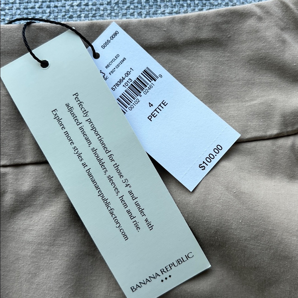 Banana Republic Tan A-Line Skirt with pockets. Size 4P NWT - Picture 2 of 5